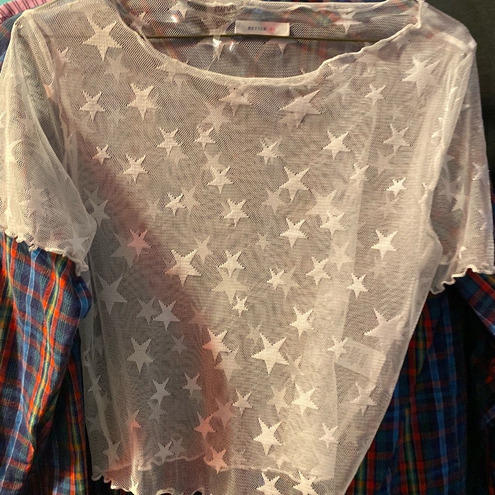 White star mesh top, with lettuce edge